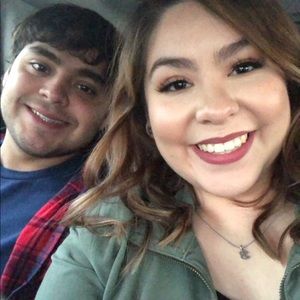 Meet your Posher, Claudia